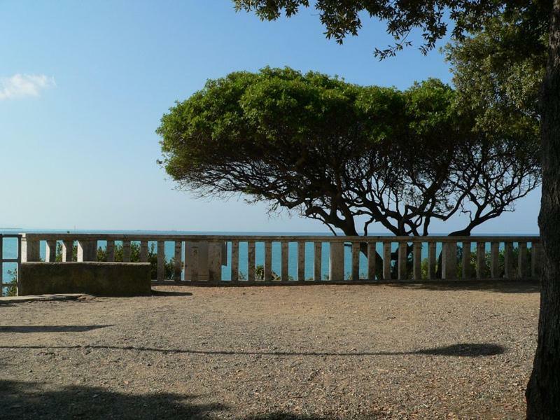 فيلا Ghianda Marina Vista Mare Stupenda E 100 Mt Dalla Spiaggia, Accanto Pineta كاسْتيلونْشيلّو المظهر الخارجي الصورة